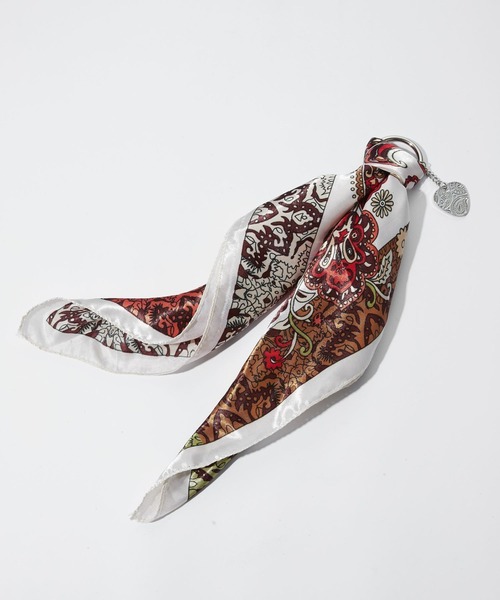 RAGEBLUE（レイジブルー）の「Carabiner Scarf Charm/カラビナ付きスカーフチャーム（バンダナ/スカーフ・メンズ・レッド系その他/ホワイト系その他/ブルー系その他・FREE）」の2枚目の写真