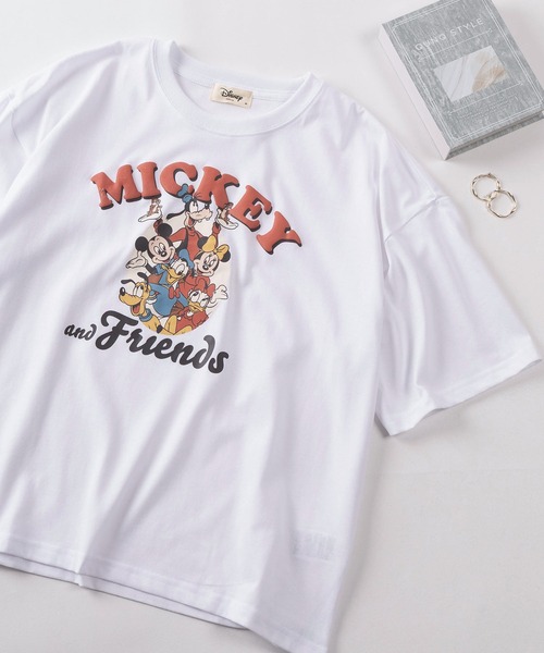 Disney(ディズニー)の「【71】【Disney/ディズニー】ミッキーマウス/ズートピア/ベイマックス/スティッチ/くまのプーさん/トイストーリー ワイド プリントTシャツ/刺繍/バックプリント/レディース(S)(Tシャツ/カットソー・レディース・ピンク/ライトグリーン/チャコールグレー/アッシュグレー/パープル/イエロー/ブラック/ライトブルー/ダークグレー/ベージュ/グリーン系その他/ネイビー/ラベンダー/オレンジ/グリーン/オフホワイト/グレー系その他/サックスブルー/イエロー系その他/ピンク系その他/イエロー系その他2/ブルー系その他/グレー系その他2/レッド/グリーン系その他2/スミクロ/ホワイト系その他/ライトパープル/ベージュ系その他/ホワイト系その他2/オレンジ系その他/ブルー系その他2/オレンジ系その他2/ホワイト系その他3/グレー/グリーン系その他3・M/L)」の4枚目の写真