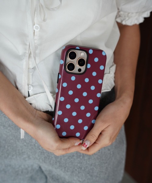 SANSeLF(サンセルフ)の「【SANSeLF】レトロポルカドットスマホケース iPhoneカバー アイフォンケース sac26s001(スマホケース/カバー・レディース・ブラック/ブルー/ボルドー・iPhone 16/iPhone 15/iPhone 17)」の3枚目の写真