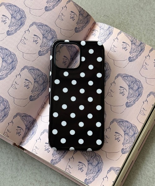 SANSeLF(サンセルフ)の「【SANSeLF】レトロポルカドットスマホケース iPhoneカバー アイフォンケース sac26s001(スマホケース/カバー・レディース・ブラック/ブルー/ボルドー・iPhone 16/iPhone 15/iPhone 17)」の1枚目の写真