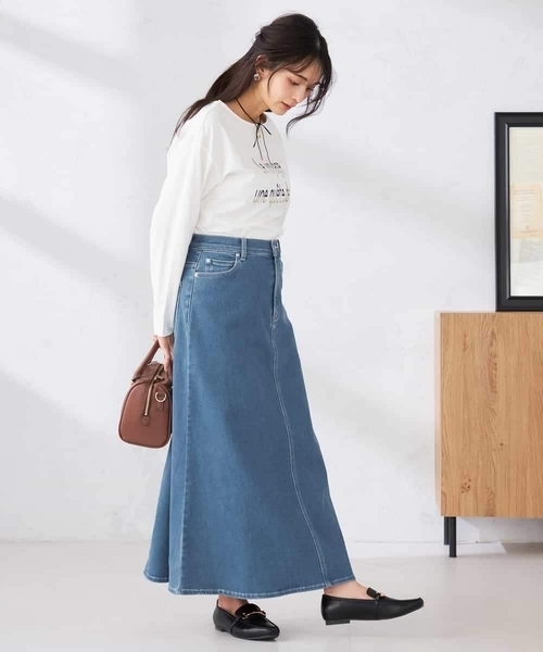 a.v.v(アーヴェヴェ)の「Aラインデニムスカート(デニムスカート・レディース・ブルー/ライトグレー/ネイビー・38/40/36)」の9枚目の写真