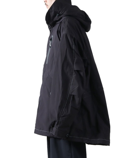 and wander（アンドワンダー）の「【and wander】fishtail Octa coat（マウンテンパーカー・メンズ・ブラック・L/M）」の2枚目の写真