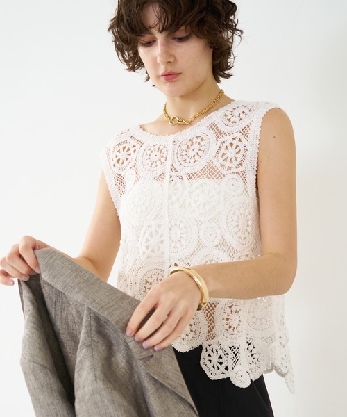 qualite（カリテ）の「【前後2WAY仕様】スカラップレース2WAYブラウス/春服/夏服/レース/ベスト（ベスト・レディース・ブラック/オフホワイト・フリー）」の8枚目の写真