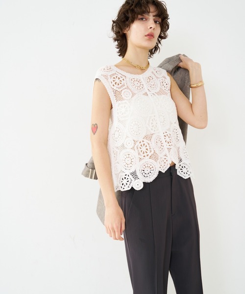 qualite(カリテ)の「【前後2WAY仕様】スカラップレース2WAYブラウス/春服/夏服/レース/ベスト(ベスト・レディース・ブラック/オフホワイト・フリー)」の14枚目の写真