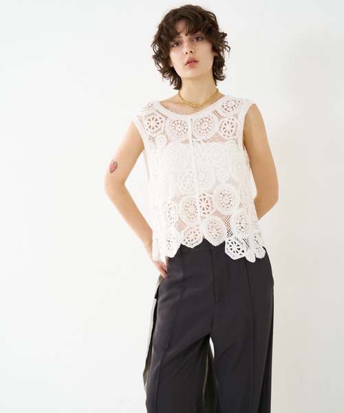 qualite(カリテ)の「【前後2WAY仕様】スカラップレース2WAYブラウス/春服/夏服/レース/ベスト(ベスト・レディース・ブラック/オフホワイト・フリー)」の12枚目の写真