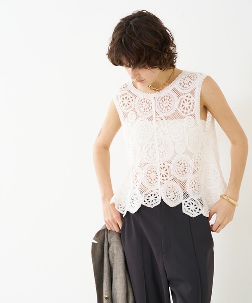 qualite(カリテ)の「【前後2WAY仕様】スカラップレース2WAYブラウス/春服/夏服/レース/ベスト(ベスト・レディース・ブラック/オフホワイト・フリー)」の11枚目の写真
