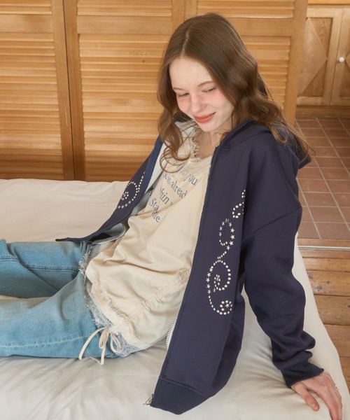 Birthday room(バースデイルーム)の「スタッズ付きダブルジップパーカー/Studded double-zip hoodie(パーカー・レディース・ネイビー・FREE)」の19枚目の写真