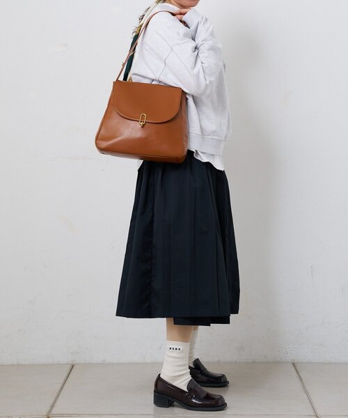 BIRTHDAY BAR(バースデイバー)の「≪ZOZOTOWN先行販売≫ターンロックワンハンドルレザートートバッグ(トートバッグ・レディース・ブラック/キャメル・0)」の7枚目の写真