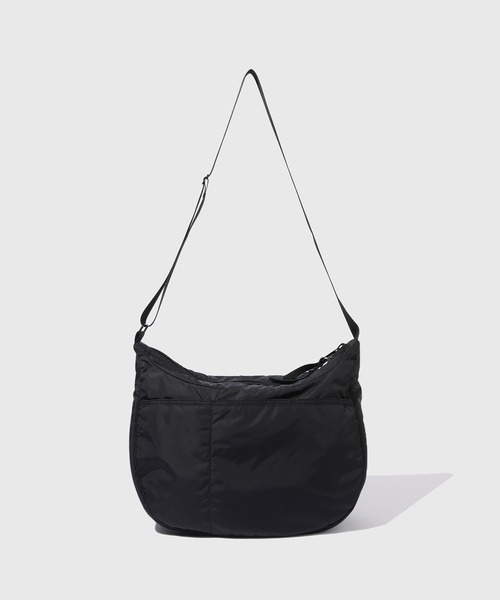 ADAM ET ROPE'（アダムエロペ）の「《別注》【GREGORY/グレゴリー】サッチェル L（ショルダーバッグ・メンズ・ブラック・FREE）」の3枚目の写真