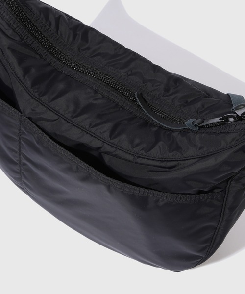 ADAM ET ROPE'（アダムエロペ）の「《別注》【GREGORY/グレゴリー】サッチェル L（ショルダーバッグ・メンズ・ブラック・FREE）」の8枚目の写真