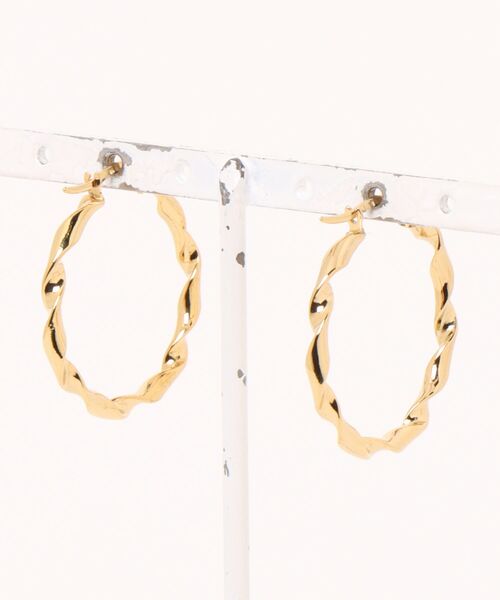 ARCHIVER(アーカイバ)の「【Stainless】Twist Ring Pierce 30mm-ツイストリング ピアス(ピアス(両耳用)・メンズ・ゴールド/ブラック・FREE)」の5枚目の写真