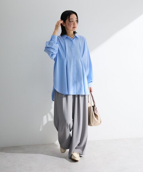 Green Parks(グリーンパークス)の「ウエストタックシャツチュニック(シャツ/ブラウス・レディース・ベージュ/チャコールグレー/アイボリー/サックスブルー・FREE)」の5枚目の写真