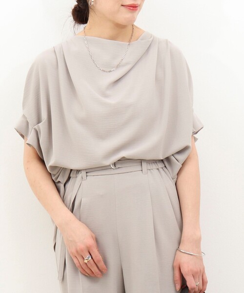 MICO COULIER（ミコクリエ）の「《UVカット接触冷感》ハイストレッチブラウス（シャツ/ブラウス・レディース・グレイッシュベージュ/ネイビー/キナリ・38）」の2枚目の写真