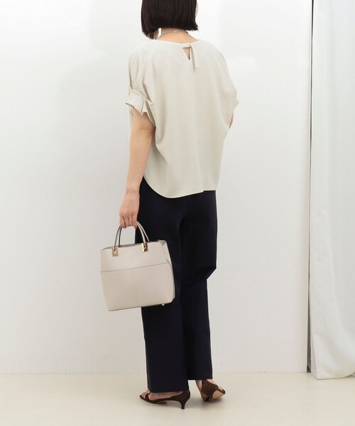 MICO COULIER（ミコクリエ）の「《UVカット接触冷感》ハイストレッチブラウス（シャツ/ブラウス・レディース・グレイッシュベージュ/ネイビー/キナリ・38）」の7枚目の写真