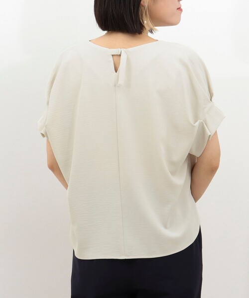 MICO COULIER（ミコクリエ）の「《UVカット接触冷感》ハイストレッチブラウス（シャツ/ブラウス・レディース・グレイッシュベージュ/ネイビー/キナリ・38）」の6枚目の写真