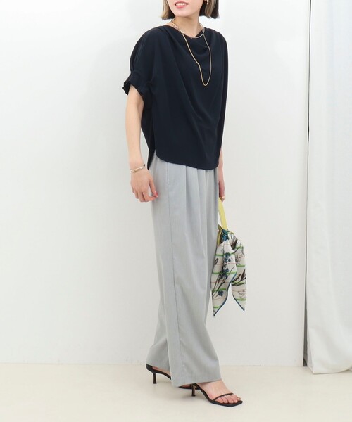 MICO COULIER（ミコクリエ）の「《UVカット接触冷感》ハイストレッチブラウス（シャツ/ブラウス・レディース・グレイッシュベージュ/ネイビー/キナリ・38）」の5枚目の写真