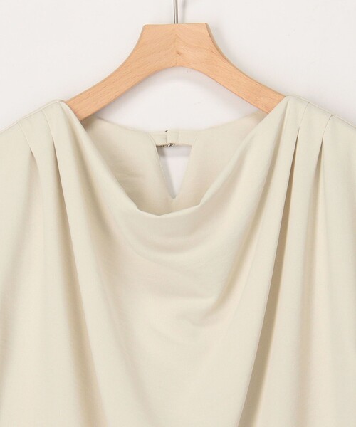 MICO COULIER（ミコクリエ）の「《UVカット接触冷感》ハイストレッチブラウス（シャツ/ブラウス・レディース・グレイッシュベージュ/ネイビー/キナリ・38）」の18枚目の写真