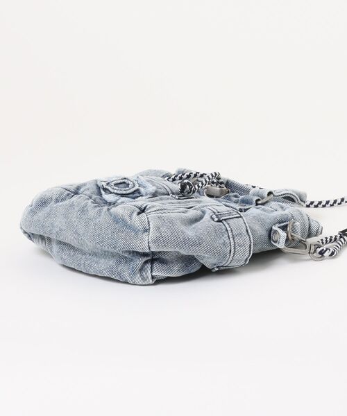 Desigual(デシグアル)の「インディゴデニムジーンズモチーフ チェーンストラップミニトートバッグ(財布・レディース・ブルー・FREE)」の6枚目の写真