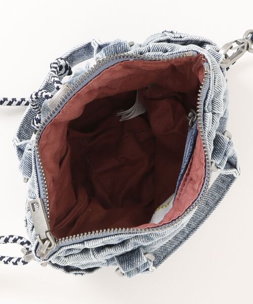 Desigual(デシグアル)の「インディゴデニムジーンズモチーフ チェーンストラップミニトートバッグ(財布・レディース・ブルー・FREE)」の7枚目の写真