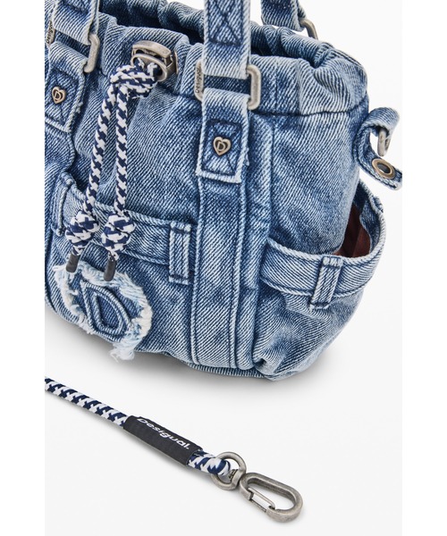 Desigual(デシグアル)の「インディゴデニムジーンズモチーフ チェーンストラップミニトートバッグ(財布・レディース・ブルー・FREE)」の4枚目の写真
