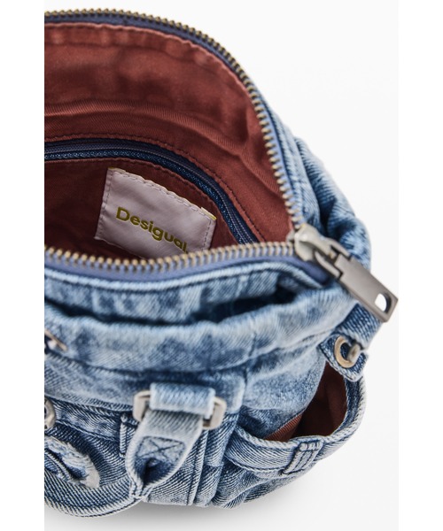 Desigual(デシグアル)の「インディゴデニムジーンズモチーフ チェーンストラップミニトートバッグ(財布・レディース・ブルー・FREE)」の5枚目の写真