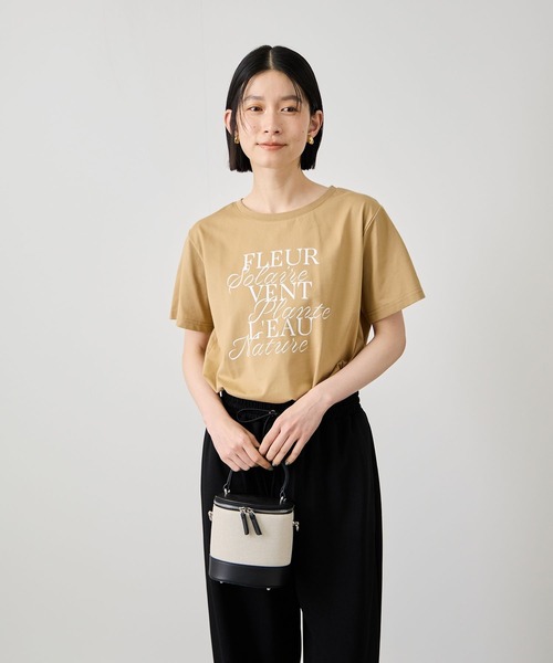Mac-House（マックハウス）の「Idnes FLEURロゴTシャツ（Tシャツ/カットソー・レディース・ブラック/オフホワイト/ベージュ・FREE）」の3枚目の写真
