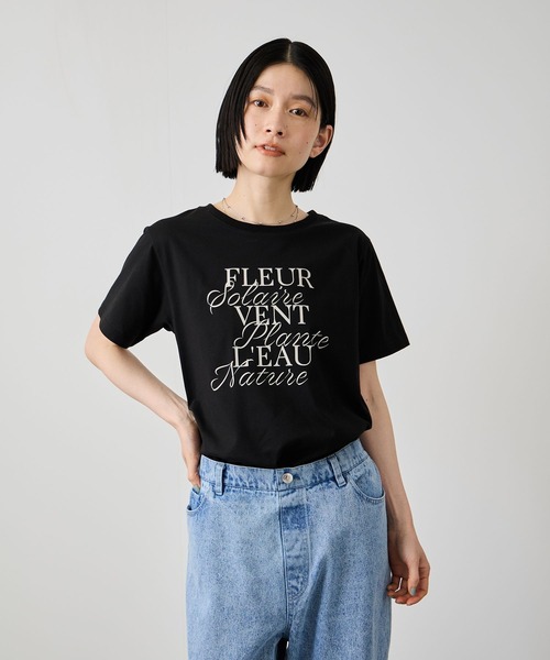 Mac-House（マックハウス）の「Idnes FLEURロゴTシャツ（Tシャツ/カットソー・レディース・ブラック/オフホワイト/ベージュ・FREE）」の2枚目の写真