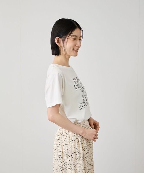 Mac-House（マックハウス）の「Idnes FLEURロゴTシャツ（Tシャツ/カットソー・レディース・ブラック/オフホワイト/ベージュ・FREE）」の5枚目の写真