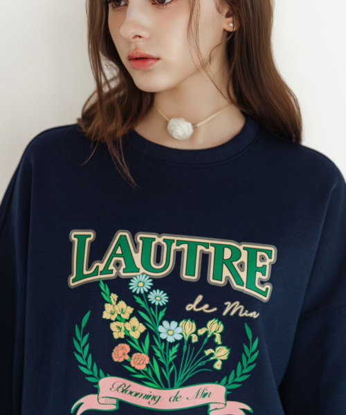 LAUTREDE MIN(ロートルドミン)の「Lautre Blooming Navy Sweatshirts(スウェット・レディース・ライトイエロー/ネイビー/ライトグレー・FREE)」の4枚目の写真