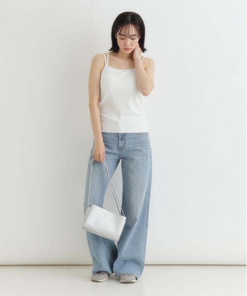 Right-on（ライトオン）の「HONEYSUCKLE ROSE(ハニーサックルローズ)ふわラクカップ付き２ストラップキャミ（タンクトップ・レディース・ブラック/オフホワイト/ブルー・M/L/S）」の21枚目の写真