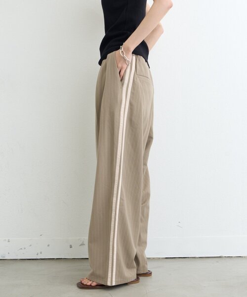CIAOPANIC TYPY(チャオパニックティピー)の「【UNISEX】タックボリュームワイドスラックスパンツ/サイドラインスラックス(スラックス・レディース・ブラック/グレー/ネイビー/ライトグレー/ベージュ/ブラウン/チャコールグレー/モカ・SMALL/LARGE/MEDIUM)」の14枚目の写真