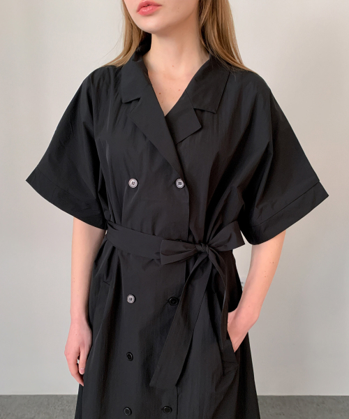 VASCARA（バスカラ）の「Double-Button Long Dress (2colors)（ワンピース・レディース・ブラック/ベージュ・FREE）」の4枚目の写真