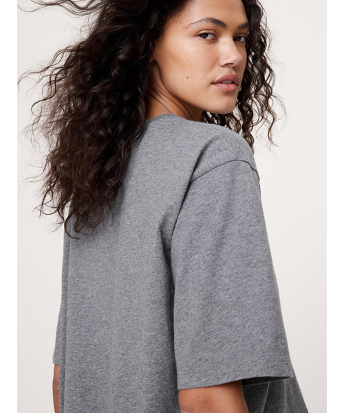 Banana Republic(バナナリパブリック)の「オーバーサイズ ヴィンテージ コットンTシャツ(Tシャツ/カットソー・レディース・ホワイト/ブラック/グレー・XS/L/M/S)」の6枚目の写真