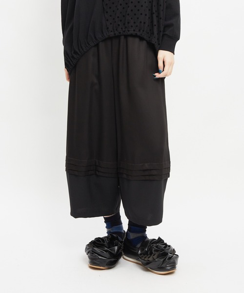 gomme(ゴム)の「3タックツイルパンツ(その他パンツ・レディース・カーキ/ブラック・MEDIUM)」の1枚目の写真