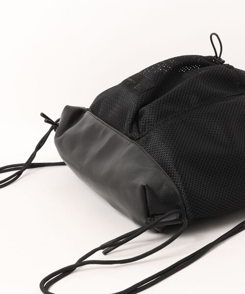 ADAM PATEK(アダムパテック)の「【ADAM PATEK】Leather trimmed mesh drawstring bag(バックパック/リュック・メンズ・ブラック・FREE)」の10枚目の写真