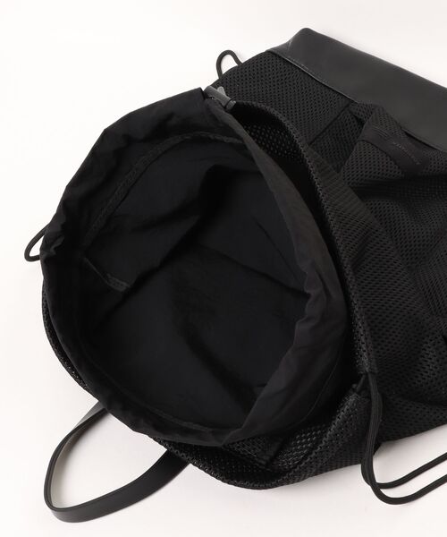 ADAM PATEK(アダムパテック)の「【ADAM PATEK】Leather trimmed mesh drawstring bag(バックパック/リュック・メンズ・ブラック・FREE)」の11枚目の写真