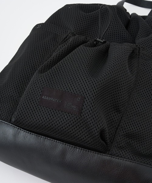 ADAM PATEK(アダムパテック)の「【ADAM PATEK】Leather trimmed mesh drawstring bag(バックパック/リュック・メンズ・ブラック・FREE)」の7枚目の写真