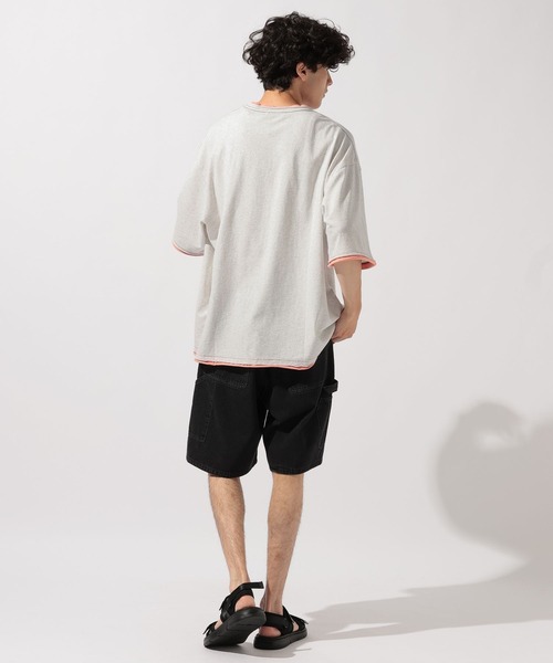 niko and...(ニコアンド)の「ルーズネックレイヤードTシャツ(Tシャツ/カットソー・メンズ・ライトグレー/オフホワイト/ブラック/レッド・LARGE/MEDIUM)」の9枚目の写真