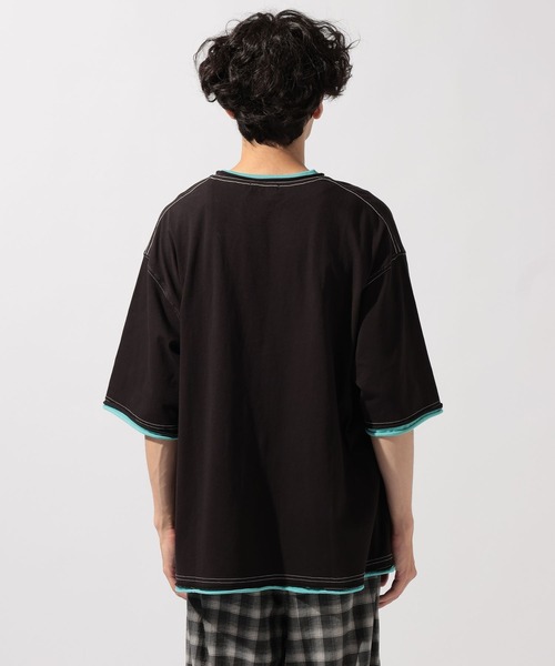 niko and...(ニコアンド)の「ルーズネックレイヤードTシャツ(Tシャツ/カットソー・メンズ・ライトグレー/オフホワイト/ブラック/レッド・LARGE/MEDIUM)」の19枚目の写真