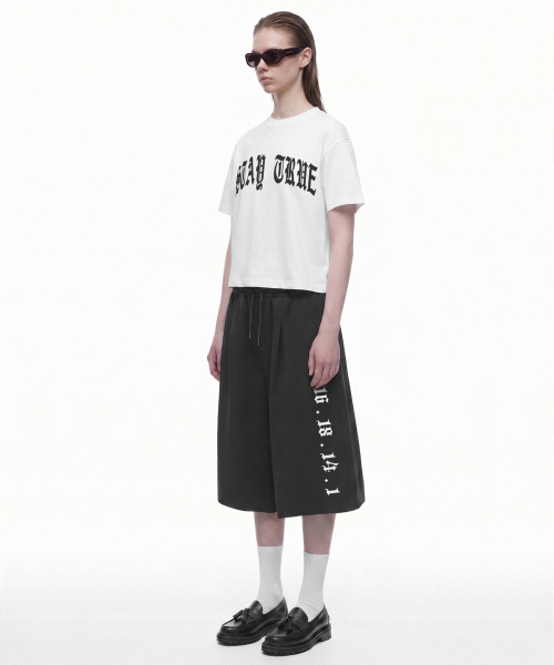 PRINOAR(プリノア)の「カーブドステイトゥルーセミクロップ半袖Tシャツ - ホワイト(Tシャツ/カットソー・レディース・ホワイト・MEDIUM/LARGE/SMALL)」の3枚目の写真