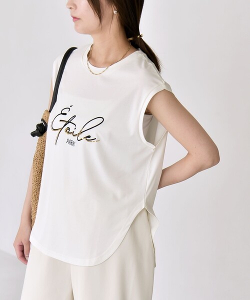 quaranciel（カランシエル）の「quaranciel:〈洗濯機可能〉スパンコール ロゴ 刺繍 フレンチスリーブ TEE（Tシャツ/カットソー・レディース・チャコールグレー/オフホワイト・ONE SIZE）」の6枚目の写真