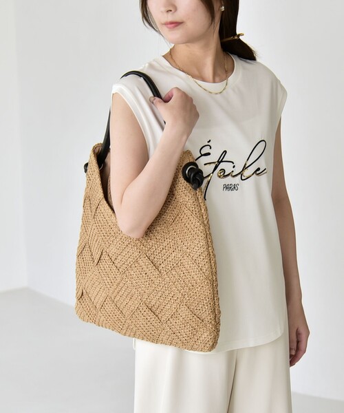 quaranciel（カランシエル）の「quaranciel:〈洗濯機可能〉スパンコール ロゴ 刺繍 フレンチスリーブ TEE（Tシャツ/カットソー・レディース・チャコールグレー/オフホワイト・ONE SIZE）」の13枚目の写真