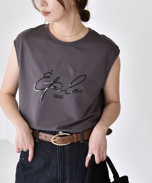 quaranciel（カランシエル）の「quaranciel:〈洗濯機可能〉スパンコール ロゴ 刺繍 フレンチスリーブ TEE（Tシャツ/カットソー・レディース・チャコールグレー/オフホワイト・ONE SIZE）」の17枚目の写真