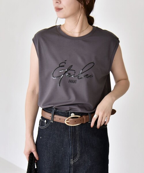 quaranciel（カランシエル）の「quaranciel:〈洗濯機可能〉スパンコール ロゴ 刺繍 フレンチスリーブ TEE（Tシャツ/カットソー・レディース・チャコールグレー/オフホワイト・ONE SIZE）」の19枚目の写真