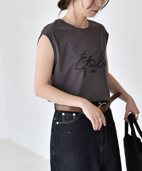 quaranciel（カランシエル）の「quaranciel:〈洗濯機可能〉スパンコール ロゴ 刺繍 フレンチスリーブ TEE（Tシャツ/カットソー・レディース・チャコールグレー/オフホワイト・ONE SIZE）」の20枚目の写真