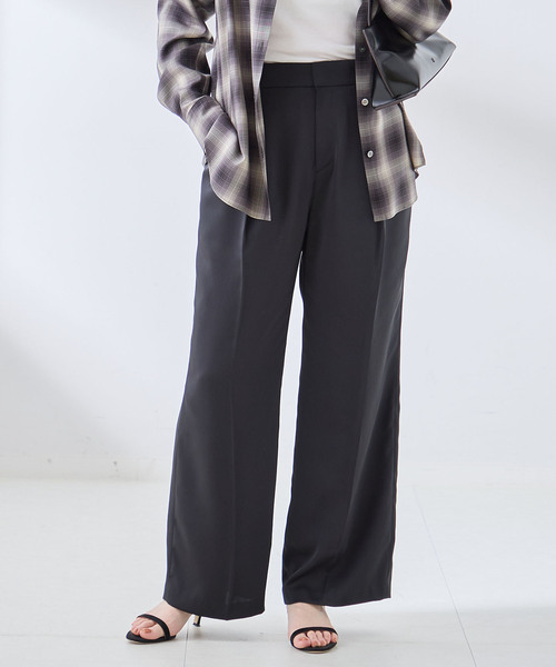 journal standard L'essage(ジャーナルスタンダードレサージュ)の「サテンタックパンツ(その他パンツ・レディース・ブラック/ブラウン系その他・38/36)」の6枚目の写真