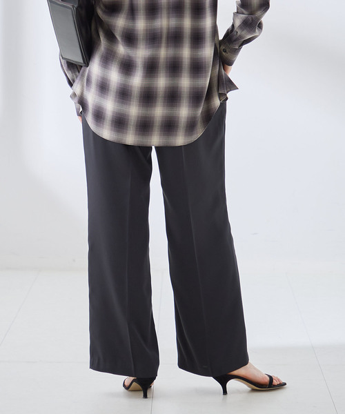 journal standard L'essage(ジャーナルスタンダードレサージュ)の「サテンタックパンツ(その他パンツ・レディース・ブラック/ブラウン系その他・38/36)」の7枚目の写真