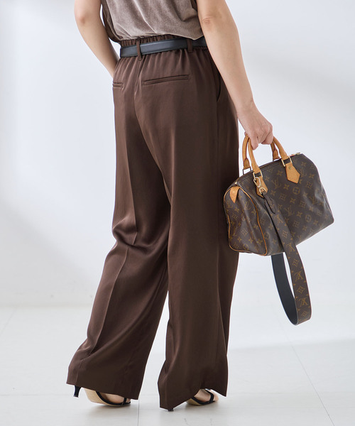 journal standard L'essage(ジャーナルスタンダードレサージュ)の「サテンタックパンツ(その他パンツ・レディース・ブラック/ブラウン系その他・38/36)」の19枚目の写真