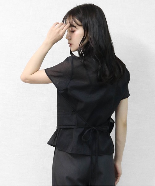 THE CELL.(ザセルドット)の「キャミレイヤード シアーシャツ CAMISOLE LAYERED SHEER SHIRT(シャツ/ブラウス・レディース・グレー/ブラック/ブラウン・FREE)」の8枚目の写真