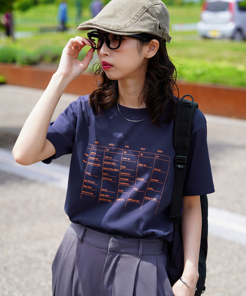 Chillfar(チルファー)の「Chillfar アソートロゴデザインTEEシャツ(Tシャツ/カットソー・レディース・レッド系/ピンク系/イエロー系1/イエロー系/ブルー系1/ブルー系/ネイビー系2/ネイビー系1/ブルー/イエロー/ピンク/レッド/レッド系1・FREE)」の4枚目の写真
